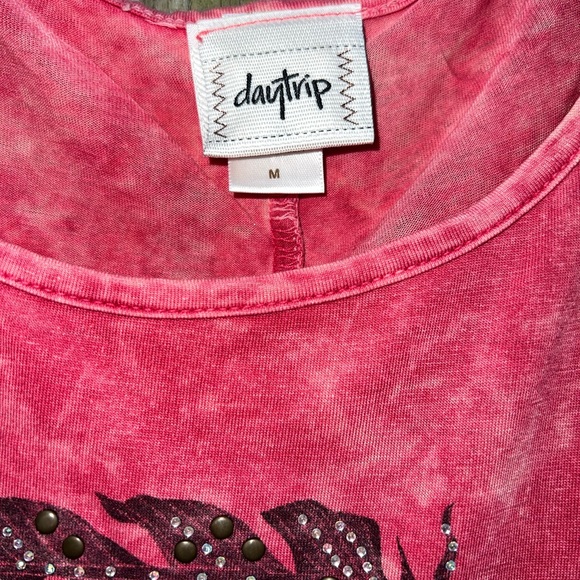 Daytrip Follow Your Dreams Tee - Picture 3 of 6